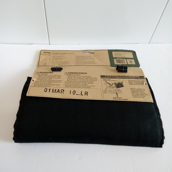 New Jeep Portable Changing Station Clips/Stroller - Picture 7 of 8